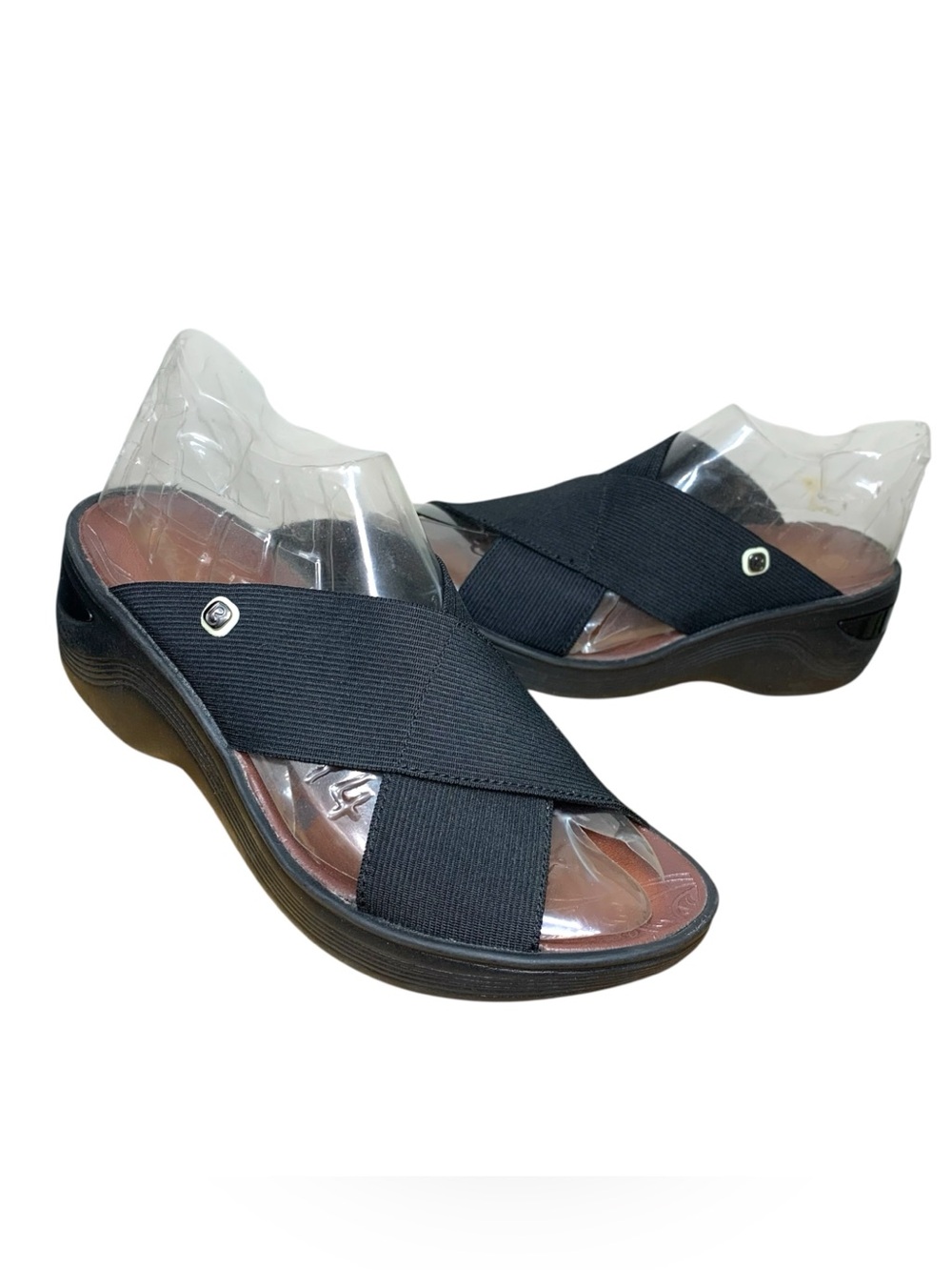 Bzees Black Cross-Band Slip-On Sandals Sz 8 Cushioned Footbed Comfortable Shoes